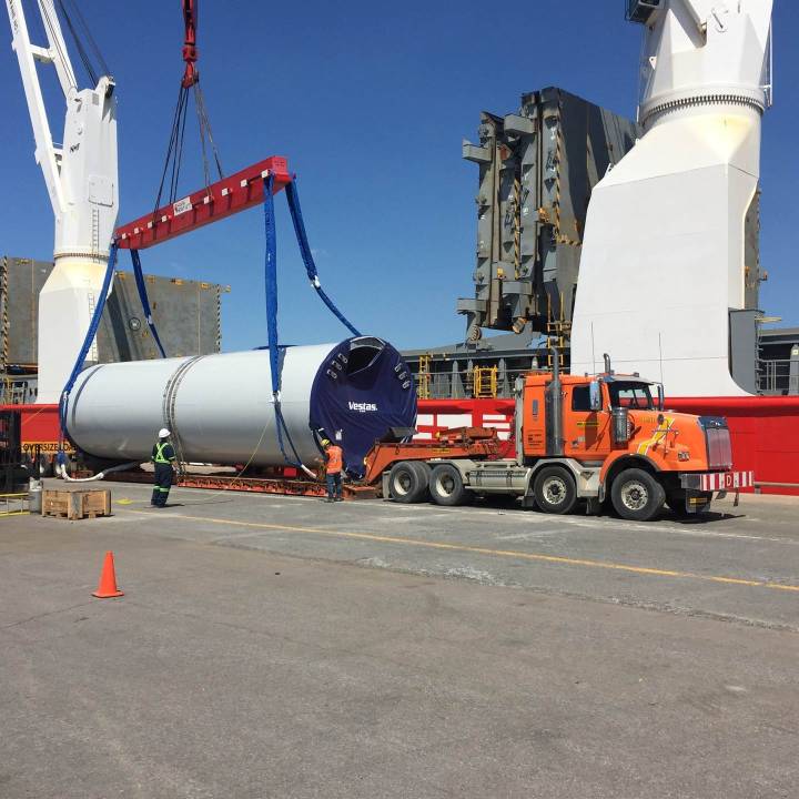 Unloading of a 42,500 kg windmill base