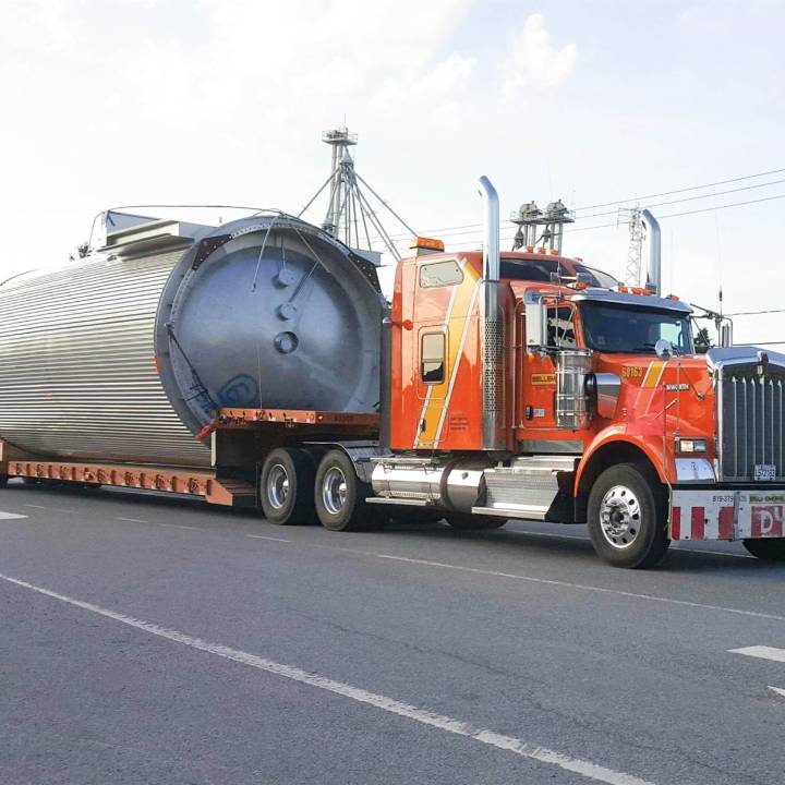 Delivery of a product tank