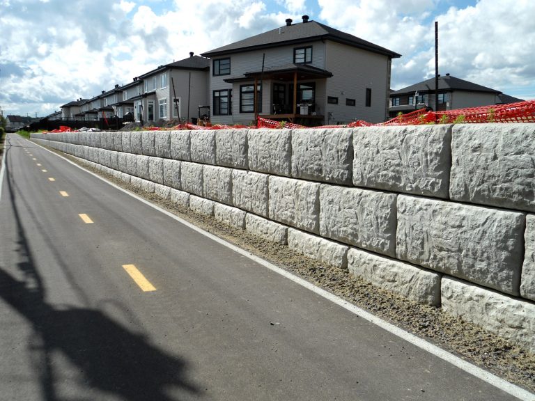 Bloc Béton Préfabriqué Pour Mur De Soutènement Blocs de béton pour murs de soutènement - Groupe Bellemare