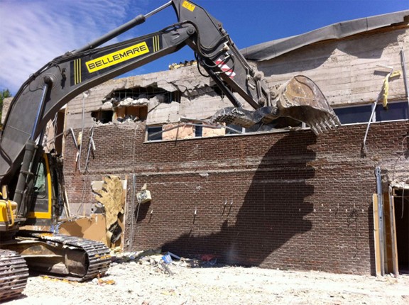 Building demolition with Bellemare excavator